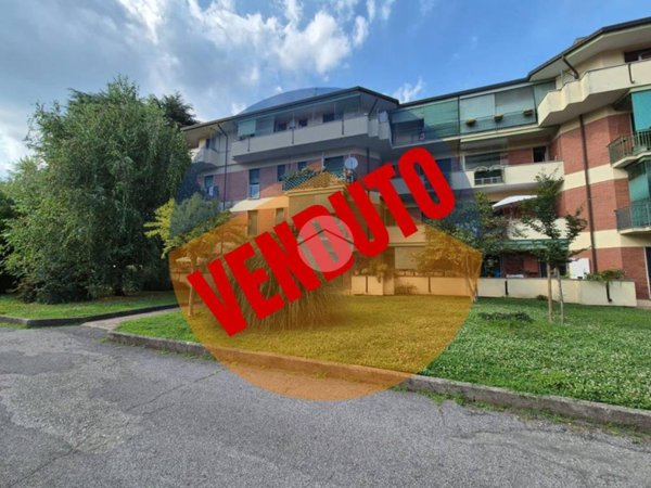 appartamento in vendita a Carate Brianza