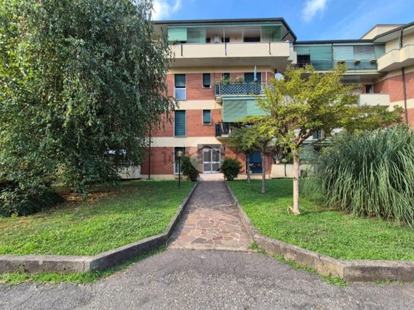 appartamento in vendita a Carate Brianza