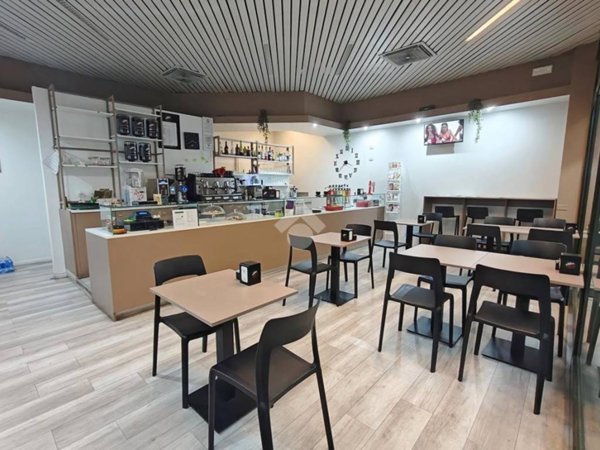 negozio in vendita a Carate Brianza