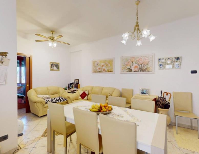 appartamento in vendita a Carate Brianza