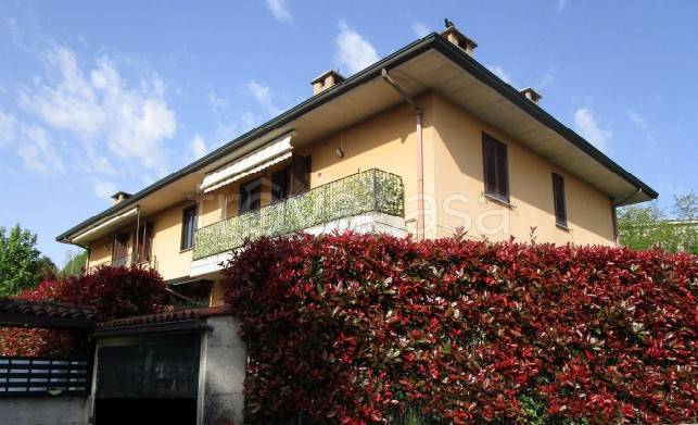 appartamento in vendita a Carate Brianza