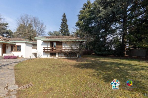villa in vendita a Carate Brianza