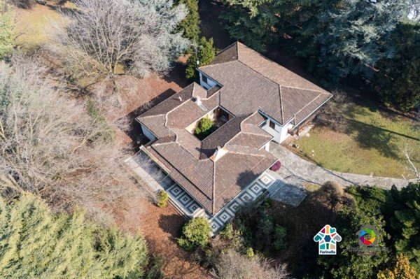 villa in vendita a Carate Brianza