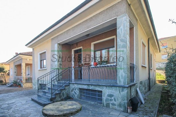 casa indipendente in vendita a Carate Brianza