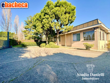 casa indipendente in vendita a Carate Brianza