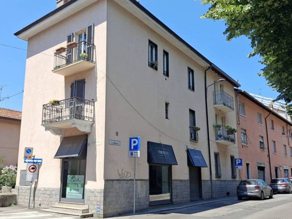 negozio in vendita a Carate Brianza