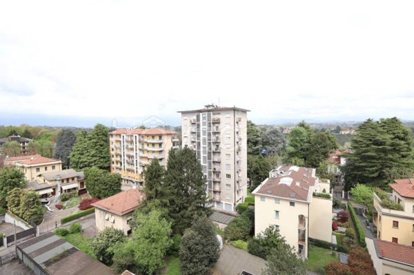appartamento in vendita a Carate Brianza