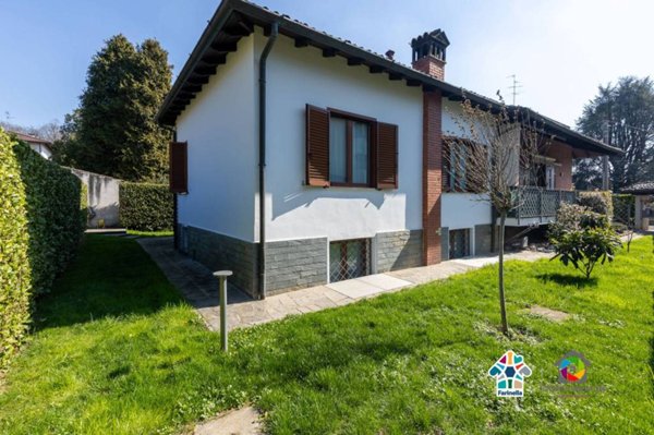 casa indipendente in vendita a Carate Brianza