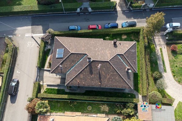 casa indipendente in vendita a Carate Brianza
