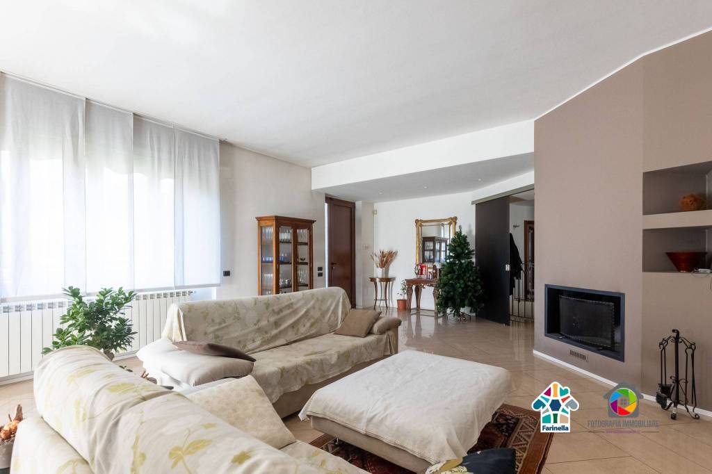 casa indipendente in vendita a Carate Brianza