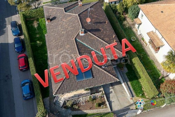 casa indipendente in vendita a Carate Brianza