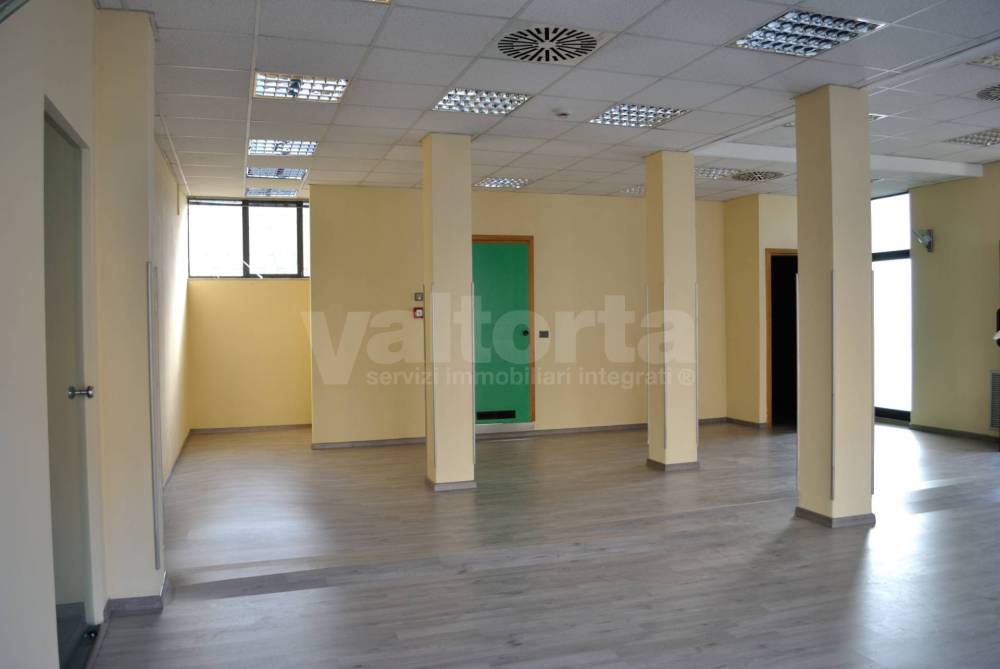 negozio in vendita a Carate Brianza
