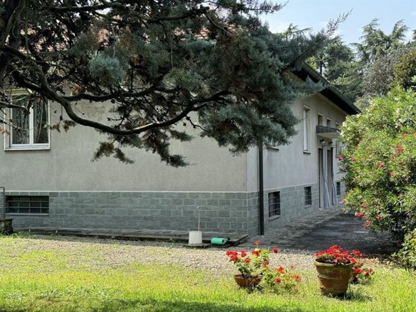 casa indipendente in vendita a Carate Brianza