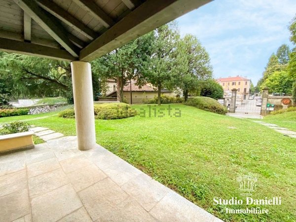 casa indipendente in vendita a Carate Brianza