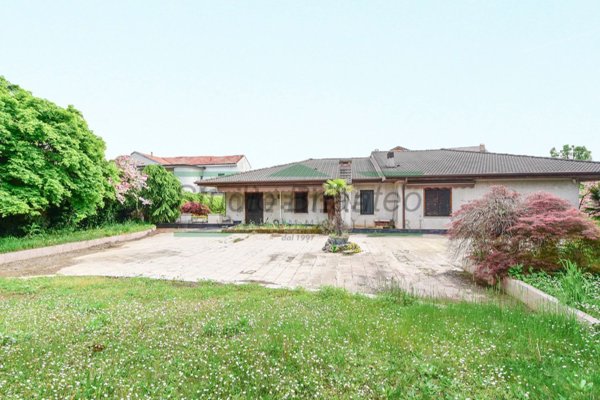 casa indipendente in vendita a Carate Brianza