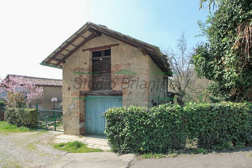 appartamento in vendita a Carate Brianza in zona Costa Lambro