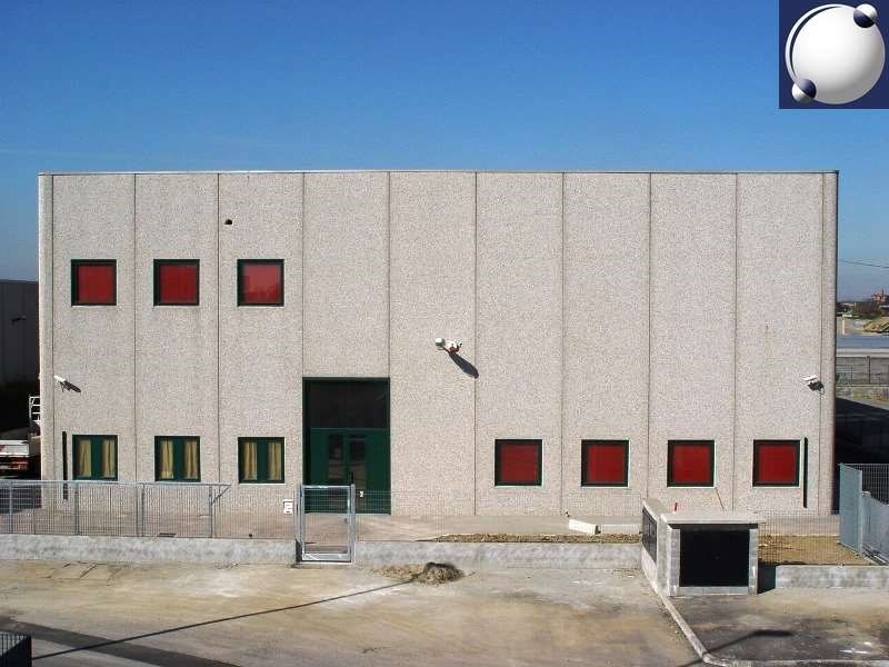 locale commerciale in vendita a Carate Brianza