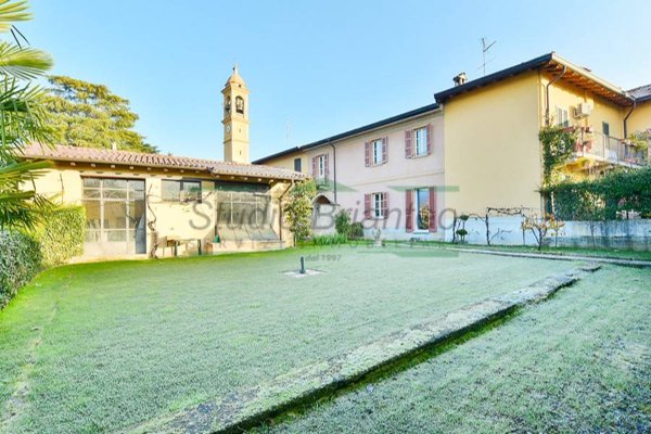 casa indipendente in vendita a Carate Brianza in zona Costa Lambro