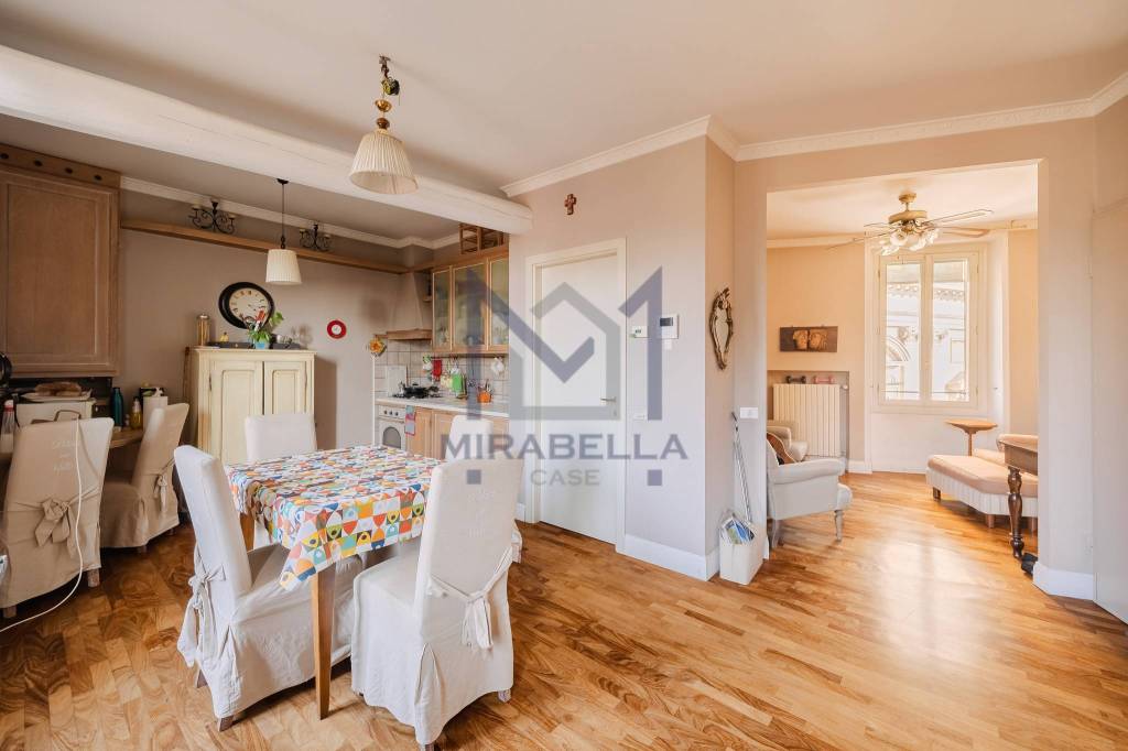 appartamento in vendita a Carate Brianza