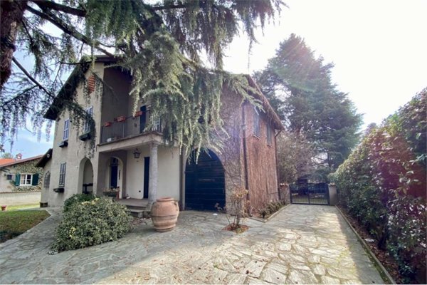 casa indipendente in vendita a Carate Brianza
