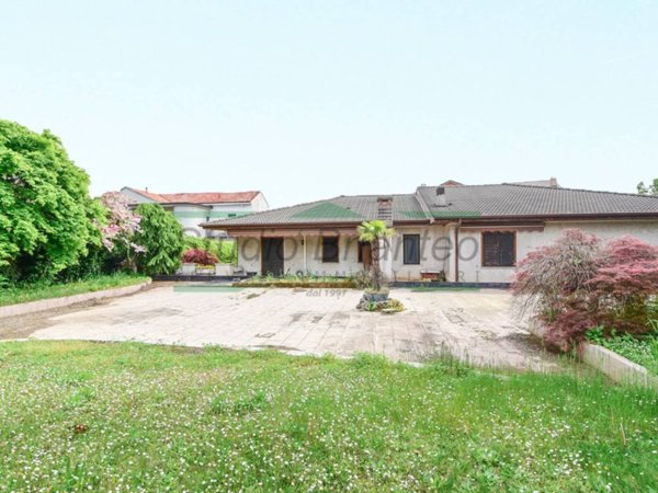 casa indipendente in vendita a Carate Brianza