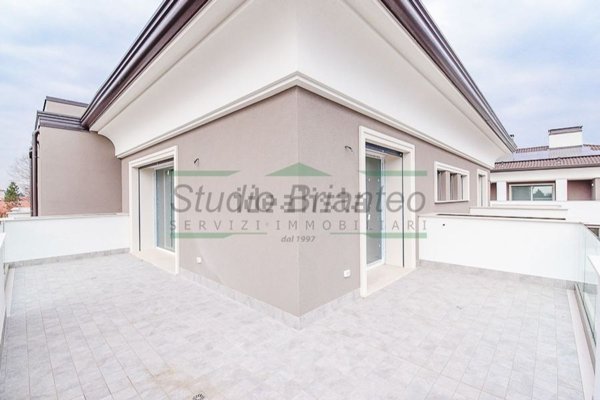 appartamento in vendita a Carate Brianza