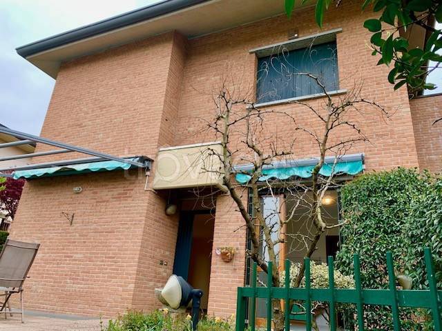 casa indipendente in vendita a Carate Brianza