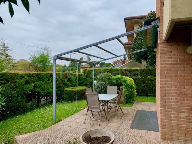 casa indipendente in vendita a Carate Brianza