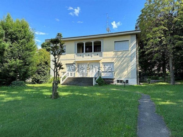 casa indipendente in vendita a Carate Brianza