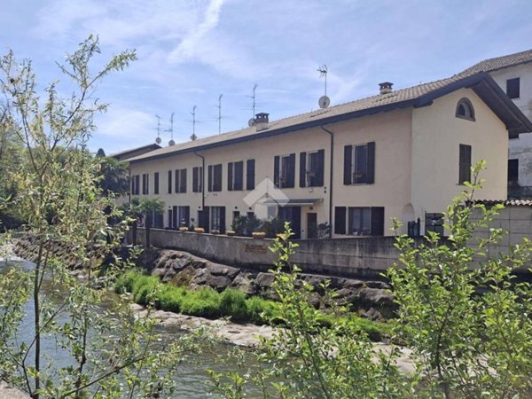 casa indipendente in vendita a Carate Brianza