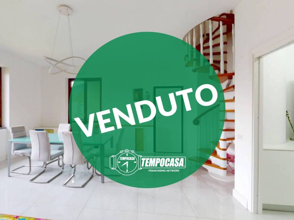 appartamento in vendita a Carate Brianza