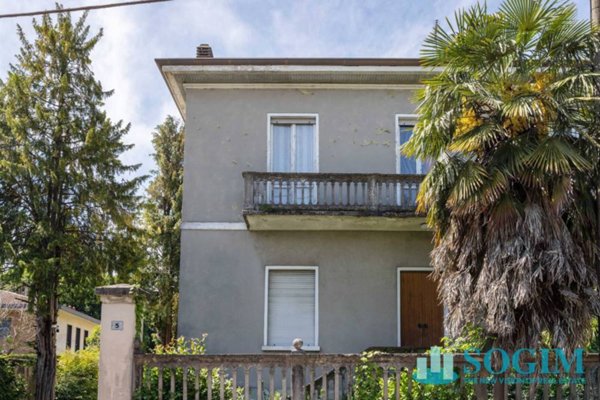casa indipendente in vendita a Carate Brianza