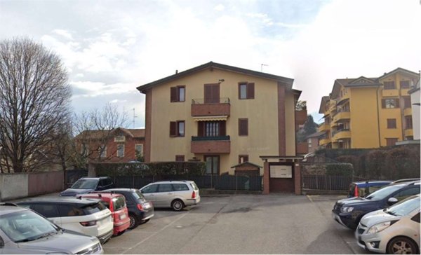 appartamento in vendita a Carate Brianza