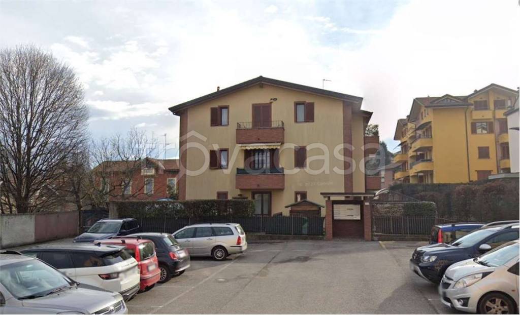 appartamento in vendita a Carate Brianza