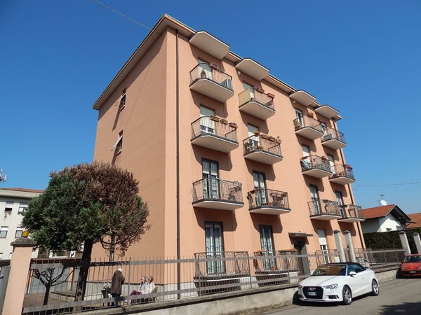 appartamento in vendita a Carate Brianza