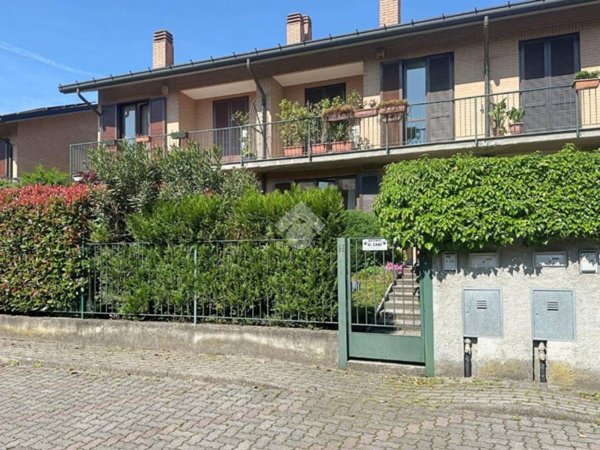 casa indipendente in vendita a Carate Brianza in zona Costa Lambro