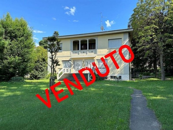 casa indipendente in vendita a Carate Brianza