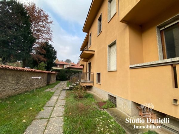 ufficio in vendita a Carate Brianza