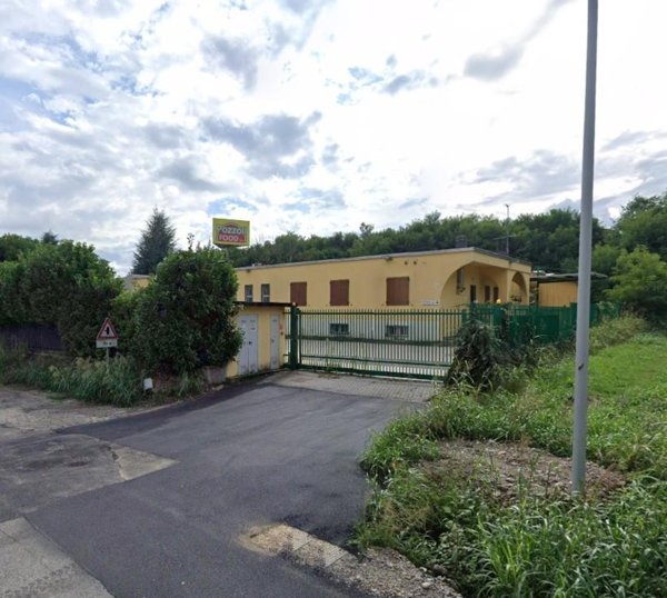 capannone in vendita a Carate Brianza