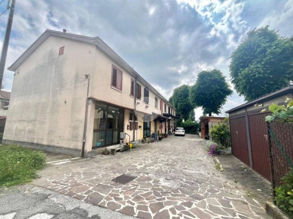 casa indipendente in vendita a Carate Brianza