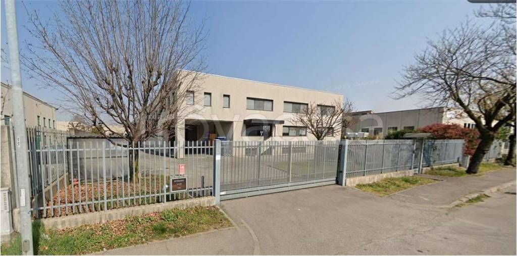 capannone in vendita a Carate Brianza