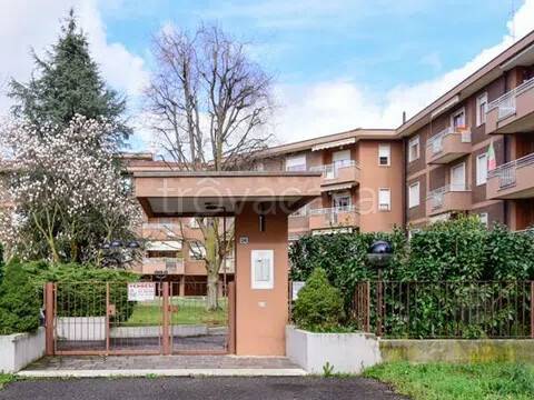 ufficio in vendita a Carate Brianza in zona Costa Lambro