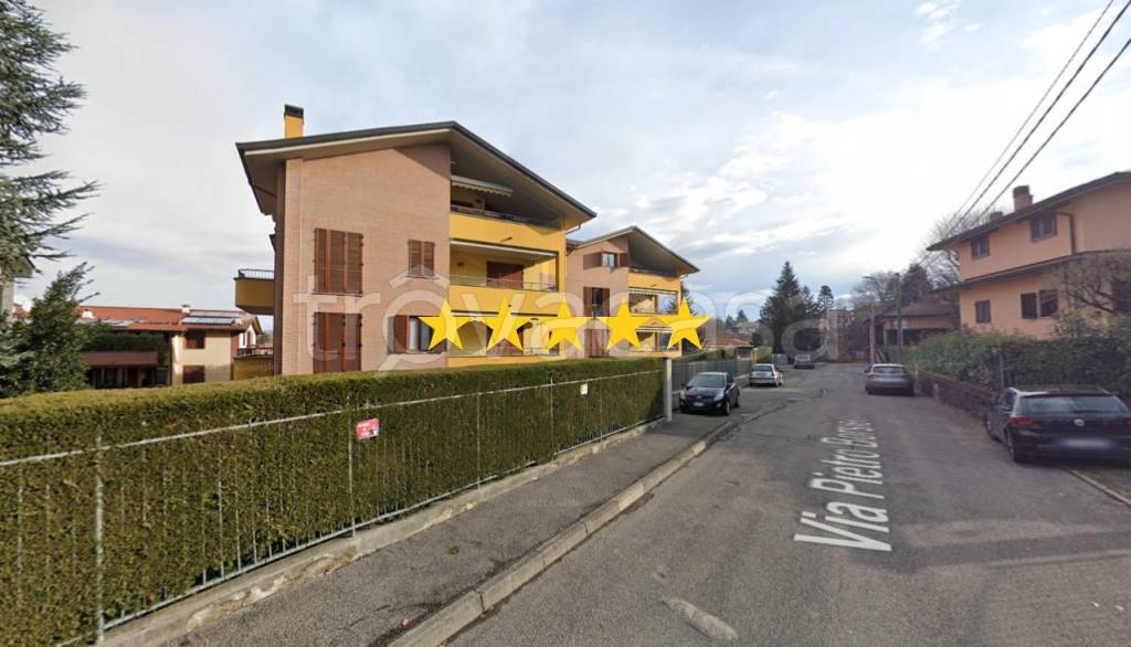 appartamento in vendita a Carate Brianza