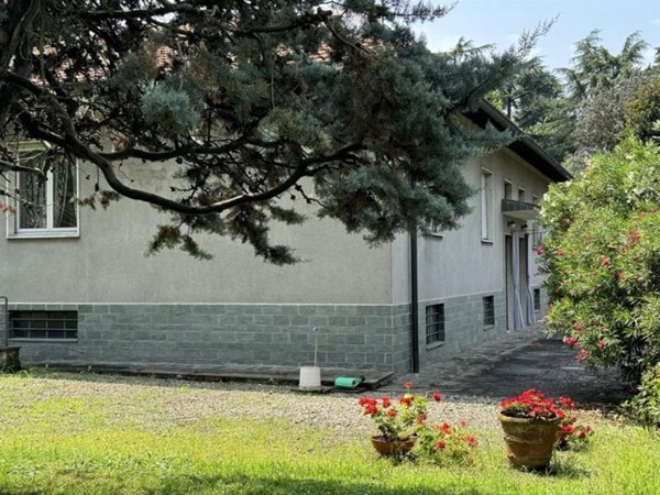 casa indipendente in vendita a Carate Brianza