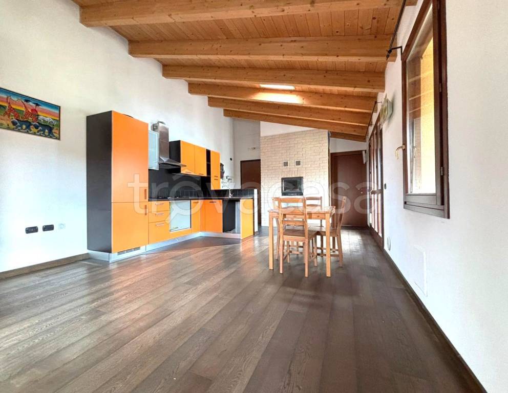 appartamento in vendita a Carate Brianza