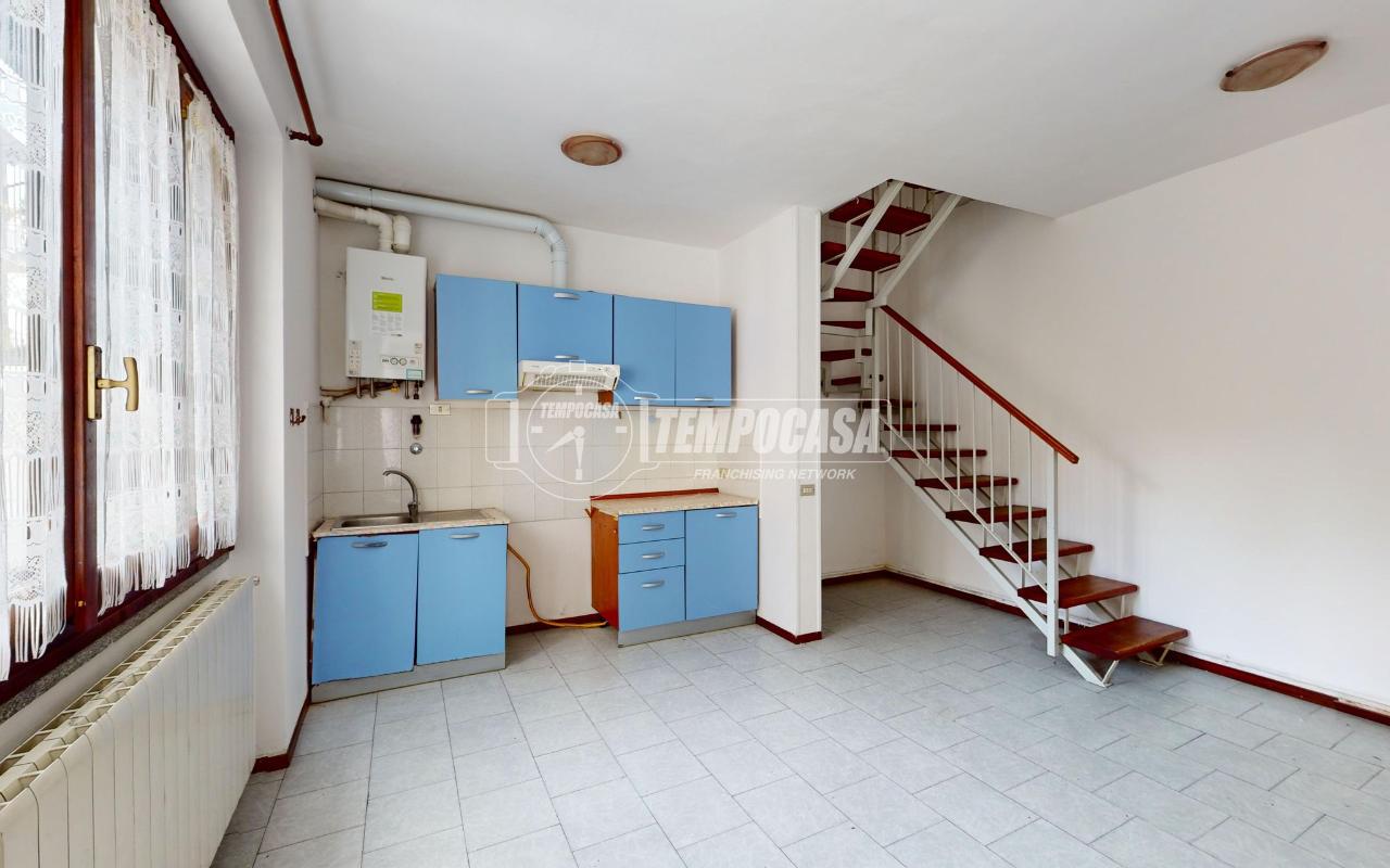 appartamento in vendita a Carate Brianza