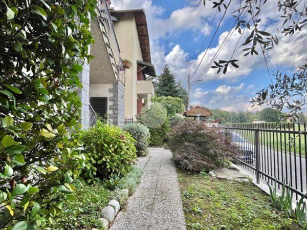 casa indipendente in vendita a Carate Brianza