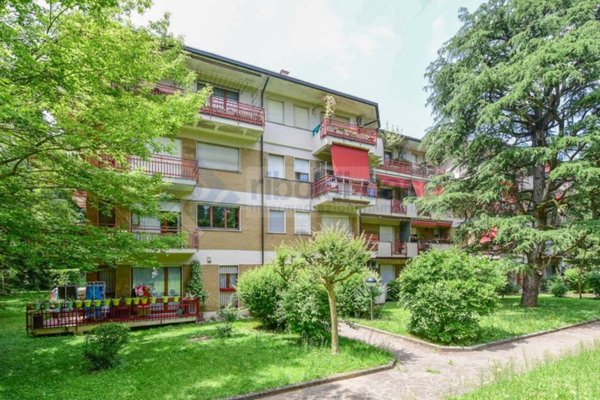 appartamento in vendita a Carate Brianza