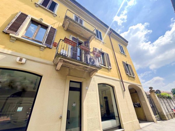 appartamento in vendita a Carate Brianza in zona Agliate