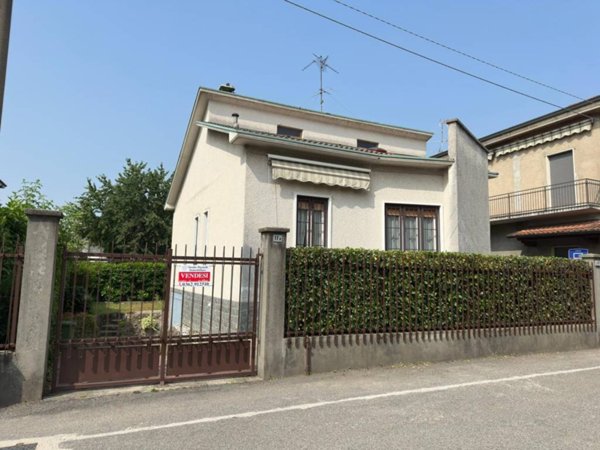 casa indipendente in vendita a Carate Brianza